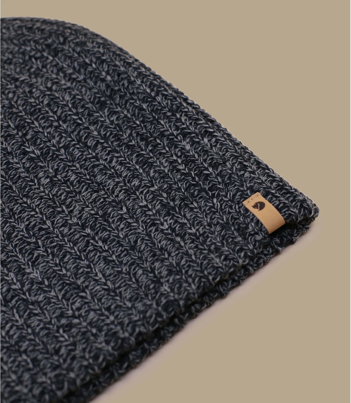Fjallraven Ovik Melange Beanie Mountain Black – Image 3
