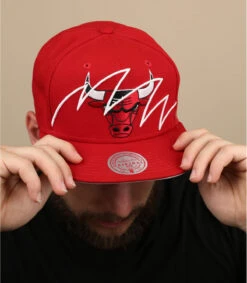 Mitchell & Ness Shark Bite Bulls