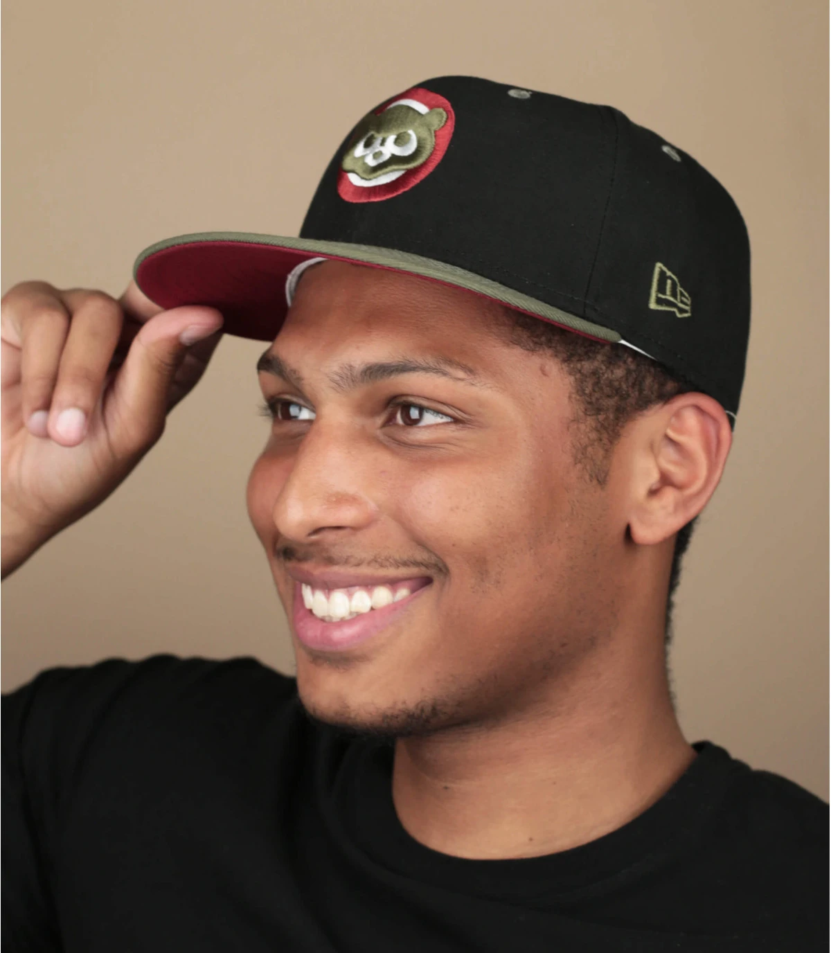 NEW ERA Side Patch 59Fifty Chicago Cubs Black New Olive